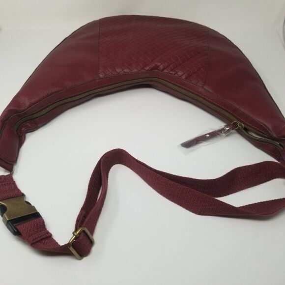 NWOT Faux Burgandy Design Stamped Leather Crossbody Hobo Style Bag - Picture 5 of 11